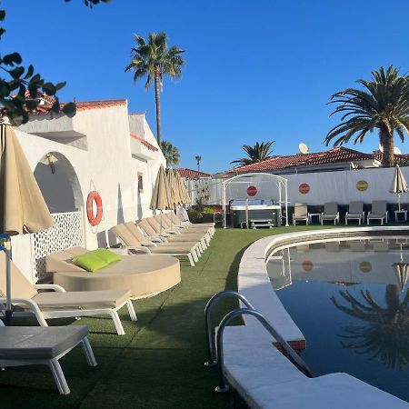 Rainbow Golf Bungalows, Gay Men-Only Resort マスパロマス エクステリア 写真