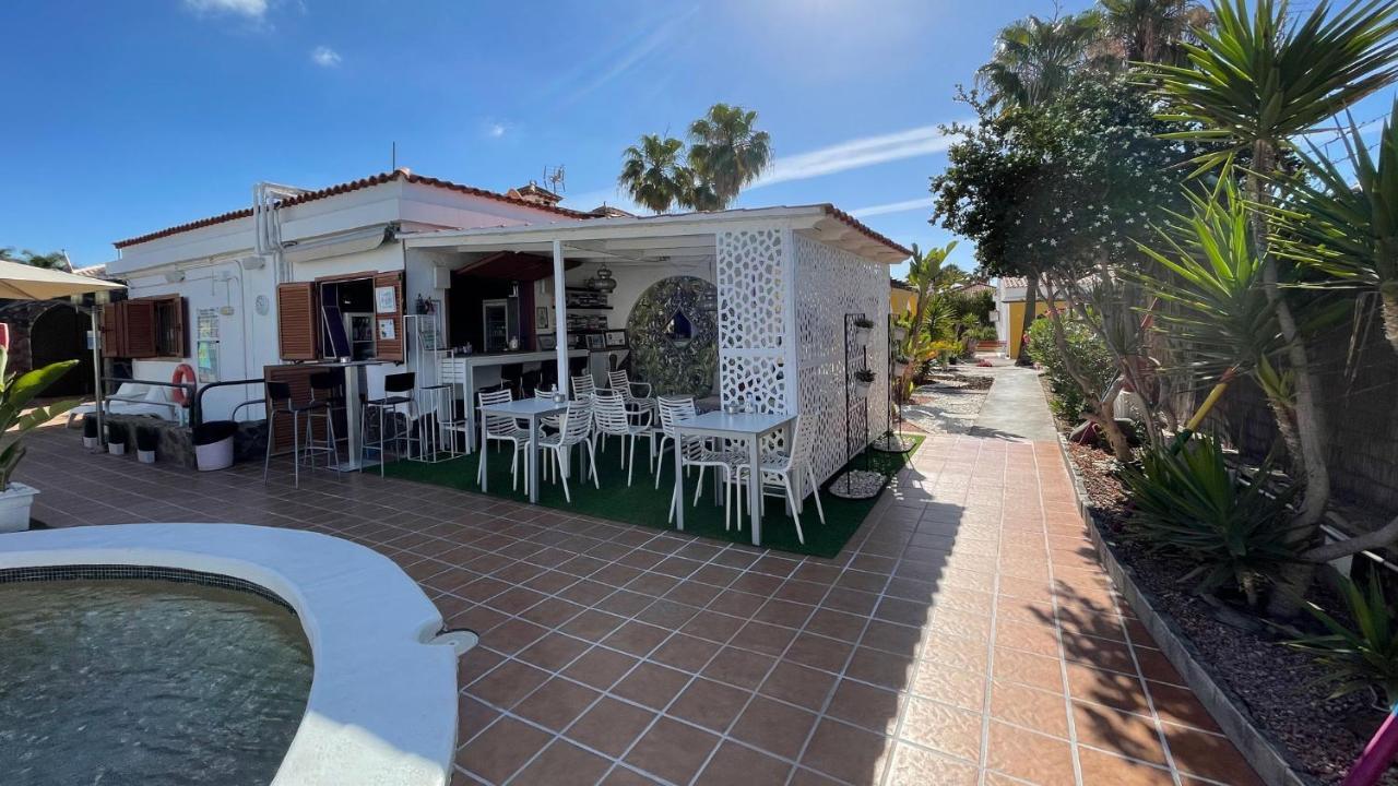 Rainbow Golf Bungalows, Gay Men-Only Resort マスパロマス エクステリア 写真