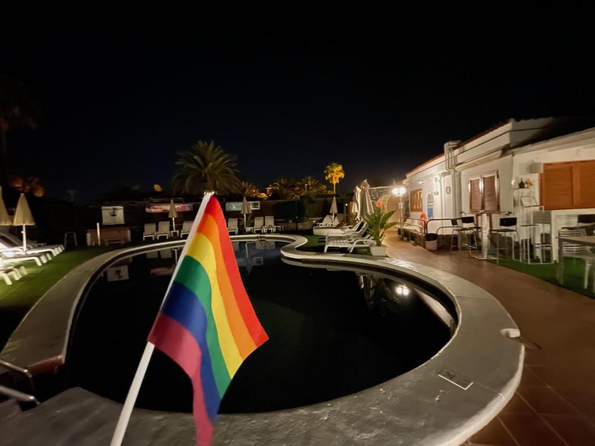Rainbow Golf Bungalows, Gay Men-Only Resort マスパロマス エクステリア 写真