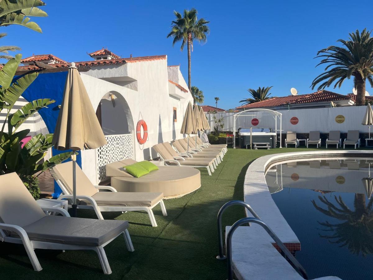 Rainbow Golf Bungalows, Gay Men-Only Resort マスパロマス エクステリア 写真