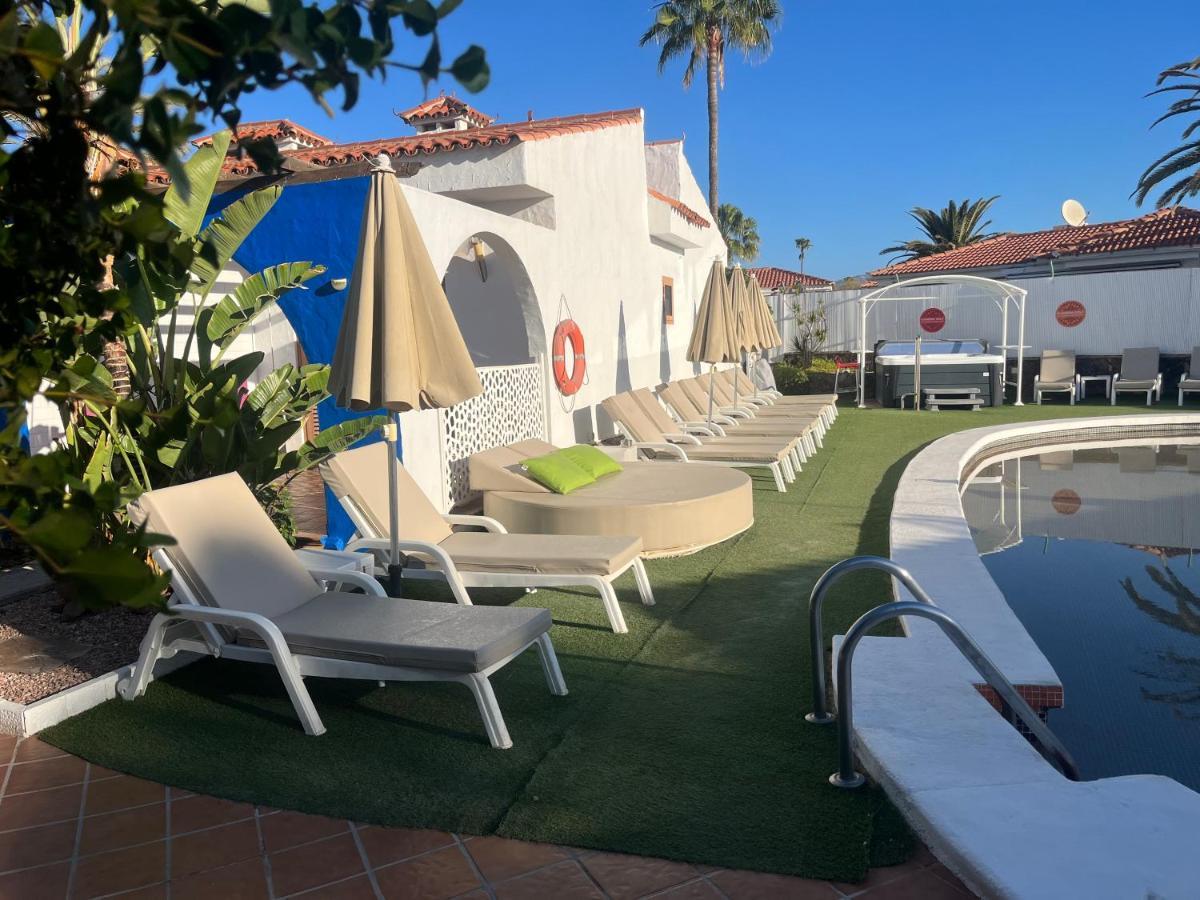 Rainbow Golf Bungalows, Gay Men-Only Resort マスパロマス エクステリア 写真