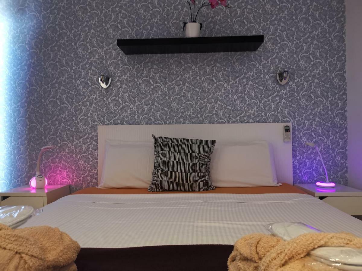 Rainbow Golf Bungalows, Gay Men-Only Resort マスパロマス エクステリア 写真